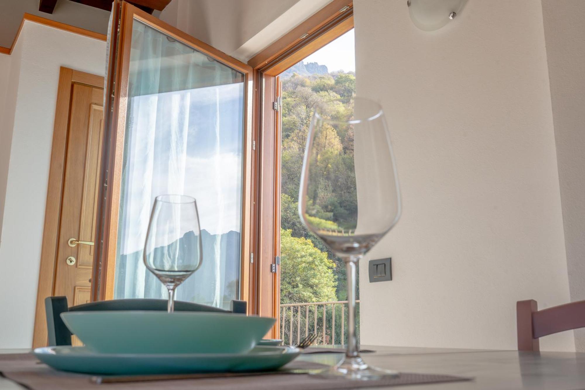 Larius Apartment - Como Lake View 曼代洛-德尔拉里奥 外观 照片